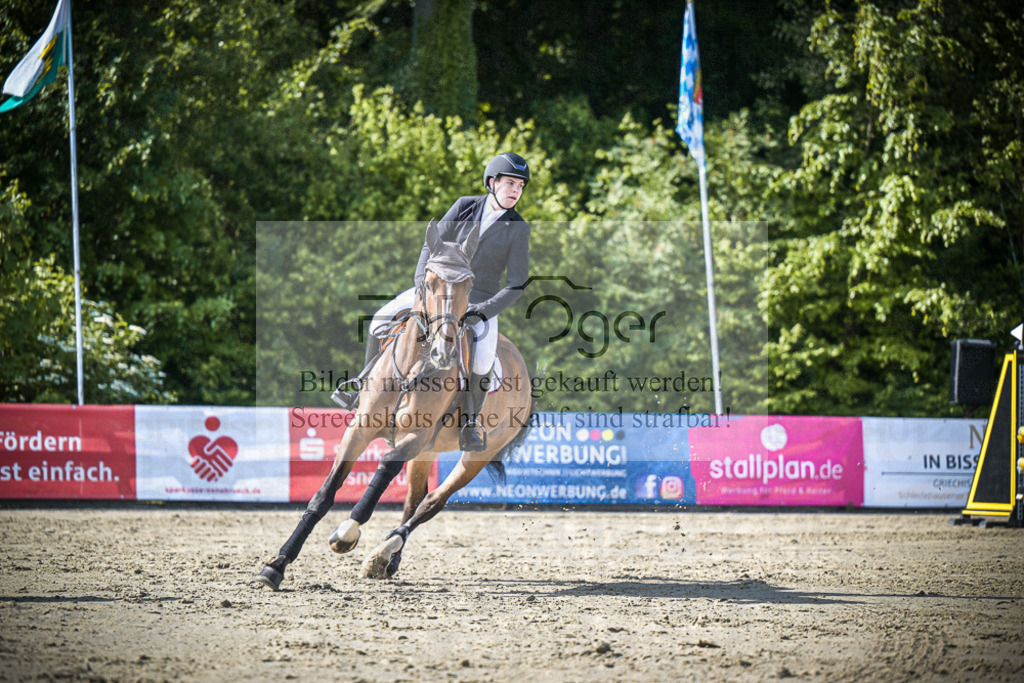 DOS_3586 | Entdecke hochwertige Reitturnierfotos von Foto Oger. Professionell, emotional und authentisch – jetzt Lieblingsmomente im Shop bestellen.Deutschlandweite Turnierfotografie. - Realisiert mit Pictrs.com