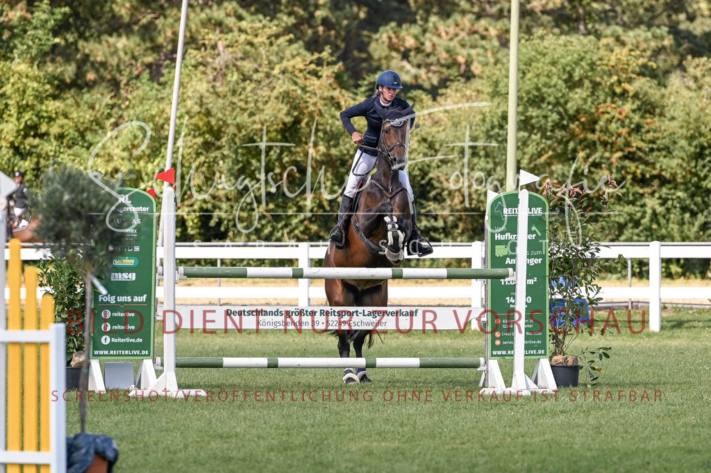 Schugtsche-Düren.2024-09.Springprf.L-75 | Schugtsche Fotografie - Realisiert mit Pictrs.com