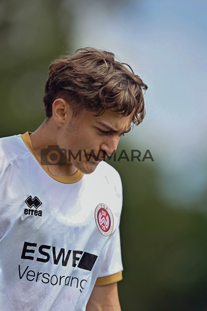 Fußball I Herren I Mannschaftsshooting I Saison 2026-2027 I TSG Hoffenheim II | Nader El-Jindaoui (#30) 13.07.2026 Nahaufnahme, Einzelfoto, Freisteller, Portrait, Porträt, Einzelbild, Herren, 3. Liga, Hoffenheim II, Baden- Wüttemberg, Dietmar-Hopp-Stadion, Teamfoto, Teamshooting, Mannschaftsfoto, Juli - Realisiert mit Pictrs.com