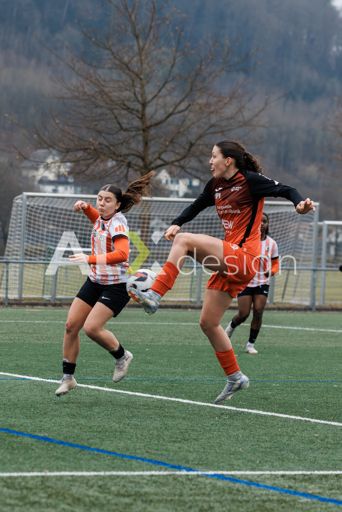Fußball I Frauen I Saison 2025-2026 I Freundschaftsspiel I FC Aarau Frauen - SC Freiburg U20 I 24.01.2026 | 19 Julie Gartmann (FC Aarau) – Mittelfeld, Schuss zum 1:0 (TOR) - Realisiert mit Pictrs.com