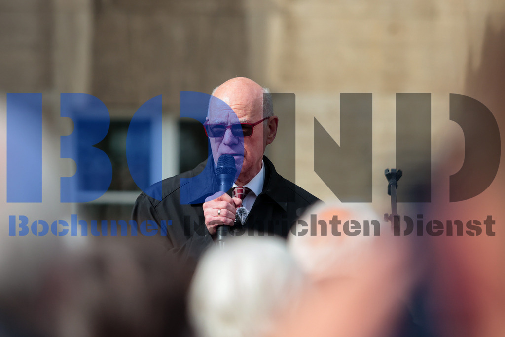 Brandmauer 2024 vor dem Rathaus der Stadt Bochum {date} -  | {headline}



(Foto: Sebastian Sendlak / BOND)

 - Realisiert mit Pictrs.com