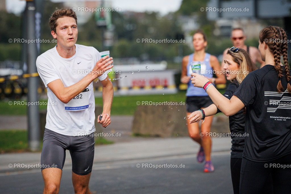 Brückenlauf Halbmarathon des ASV Köln; Köln, 14.09.25 | Impressionen vom Brückenlauf Halbmarathon des ASV Köln am 14.09.25 in Köln (Deutschland). Foto: BEAUTIFUL SPORTS/Bernd Hoffmann