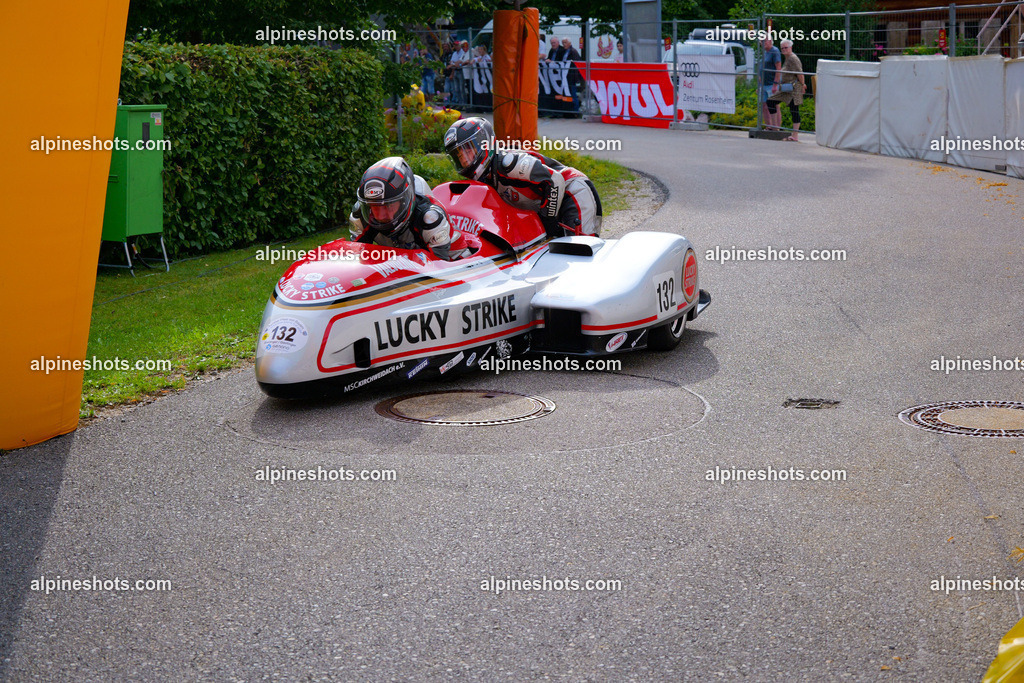 P1025688 | Erleben Sie atemberaubende, hochqualitative Fotos Ihrer Fahrt entlang der malerischen Alpenstraßen. Besuchen Sie alpineshots.com, um professionelle Aufnahmen Ihrer unvergesslichen Reise zu finden und zu kaufen - Realisiert mit Pictrs.com