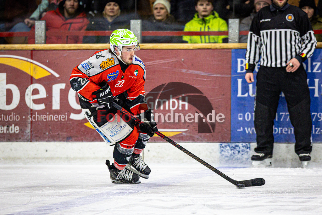 TSV Peißenberg MINERS gegen EHC Königsbrunn PINGUINE | Eishockey Bayernliga Herren Playoffs Viertelfinale 2024/25 - Spiel 6 von 7, TSV Peißenberg MINERS gegen EHC Königsbrunn PINGUINE, 20250221,Sinan ONDÖRTOGLU (MINERS 22) in Aktion, Freisteller,2025-02-21 in Peißenberg (Eisstadion Peißenberg)Sinan ONDÖRTOGLU (MINERS 22)Copyright: WolfgangxLindner foto-lindner.de