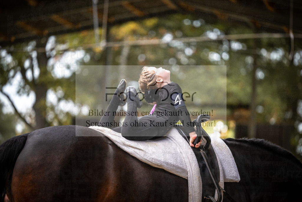 DOS_0157 | Entdecke hochwertige Reitturnierfotos von Foto Oger. Professionell, emotional und authentisch – jetzt Lieblingsmomente im Shop bestellen.Deutschlandweite Turnierfotografie. - Realisiert mit Pictrs.com