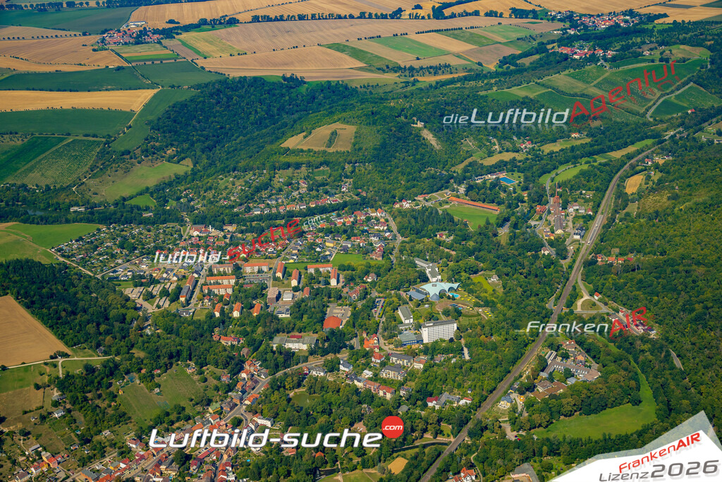 Stadt Bad Sulza von Oben- Die Luftaufnahme wurde 2025 vom UL-Flugzeug heraus erstellt ( keine Drohnenaufnahme ) - Hochauflösende Luftaufnahme - für Wandbilder und großformatige Ausdrucke geeignet. Das besondere Geschenk!Hier alle&nbsp;Infos zur Lizenzierung der LuftaufnahmeWir fliegen auch dieses Jahr wieder in Ihre Region um Luftbilder zu erstellen.- Luftbild anfragen