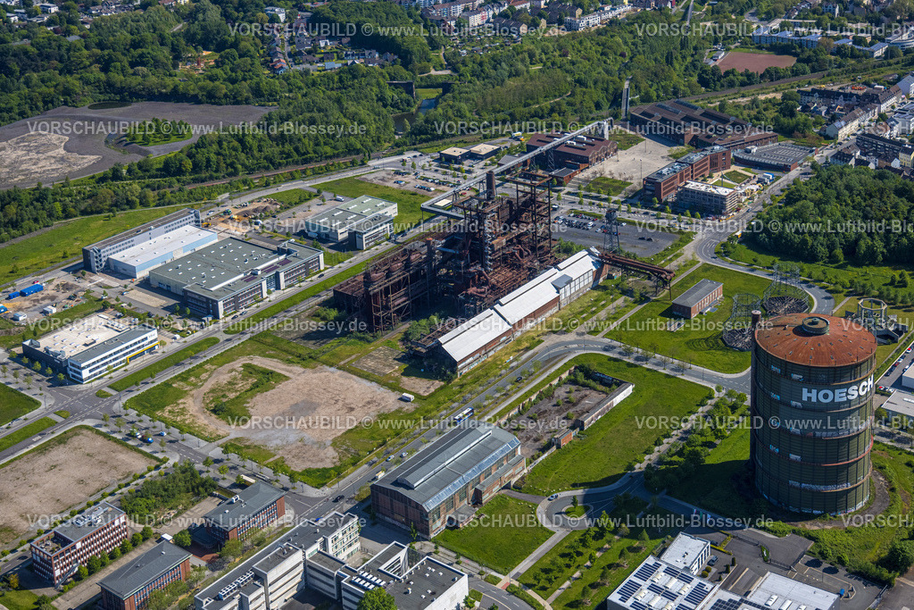 Dortmund230504178 | Luftbild, Technologiepark Gewerbegebiet Phoenix West, Zentrum für Produktionstechnologie (ZfP), Albonair GmbH, bitop AG Pharma, Gasometer und Hochofen Stahlwerk Ruine, Baustelle, Hörde, Dortmund, Ruhrgebiet, Nordrhein-Westfalen, Deutschland