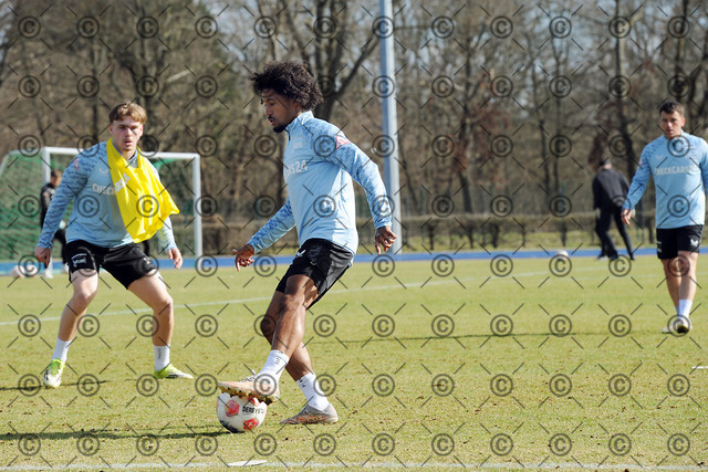 RGE_8956b | Hertha BSC, 2.Bundesliga, Herren, Training auf dem Hanns-Braun-Platz, Saison 2025/26, Jeremy Dudziak ( Hertha BSC ),  17.03. 2026, Fotograf: Ralf Gebhardt - Realisiert mit Pictrs.com