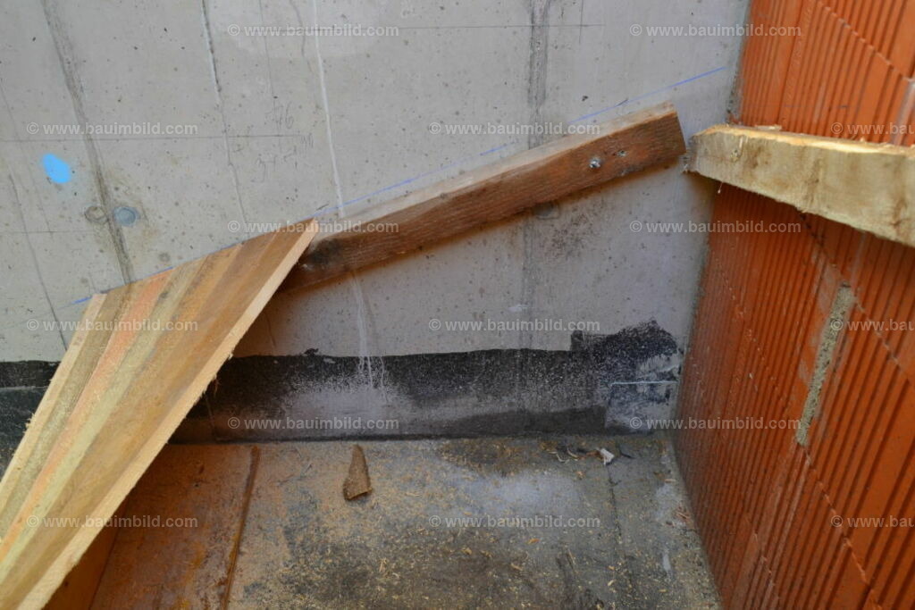 bib-lg04-betonarbeiten-0679 | Nach LV-Leistungsgruppen sortierte Detailfotos über den Bau eines Hauses. Alle Hausbau-Bilder direkt vom Urheber und Autor der Website Haus-Selber-Bauen.com