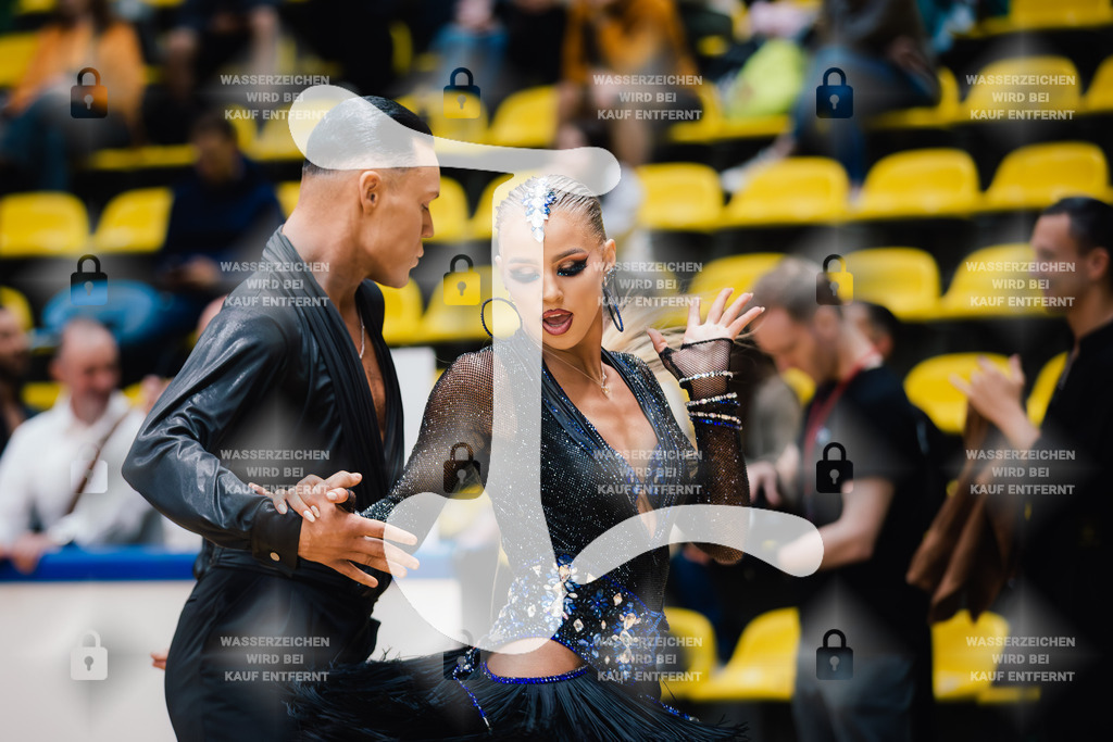 Hessen Tanzt WDSF International Open Latin 7th (74) Augustinas Trinkus _ Beatrice Rupslaukyte (Lithuania)-2025-05-18-3459 | Webshop for digital downloads and prints of dance sport, event & show photographer Julian Link - Realisiert mit Pictrs.com