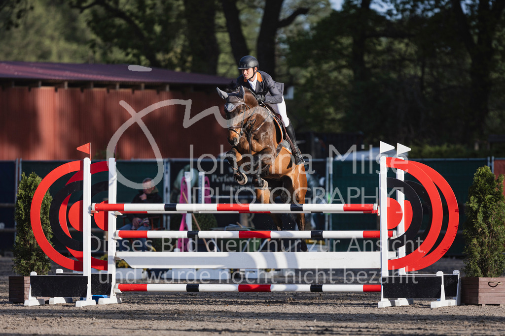 250506_Mühlen_Youngster-M-619 | Deine schönsten Turniermomente als professionelle Fotos! Entdecke hochwertige Pferdesport-Fotografie im Online-Shop. Jetzt Fotos finden & bestellen!