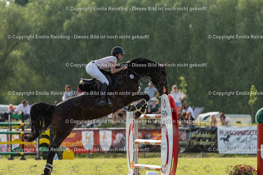 CL5A1022 | Emilia Reinking Fotografie - Realisiert mit Pictrs.com