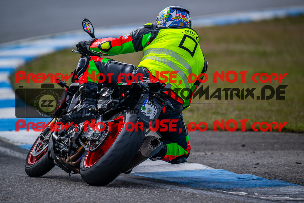 MaZZes_Fotomatrix_20240317_6007705_2033 | Fotograf Mathias Schmid
Sportfotograf,
Eventfotograf,
Hochzeitsfotograf,
Portraitfotograf