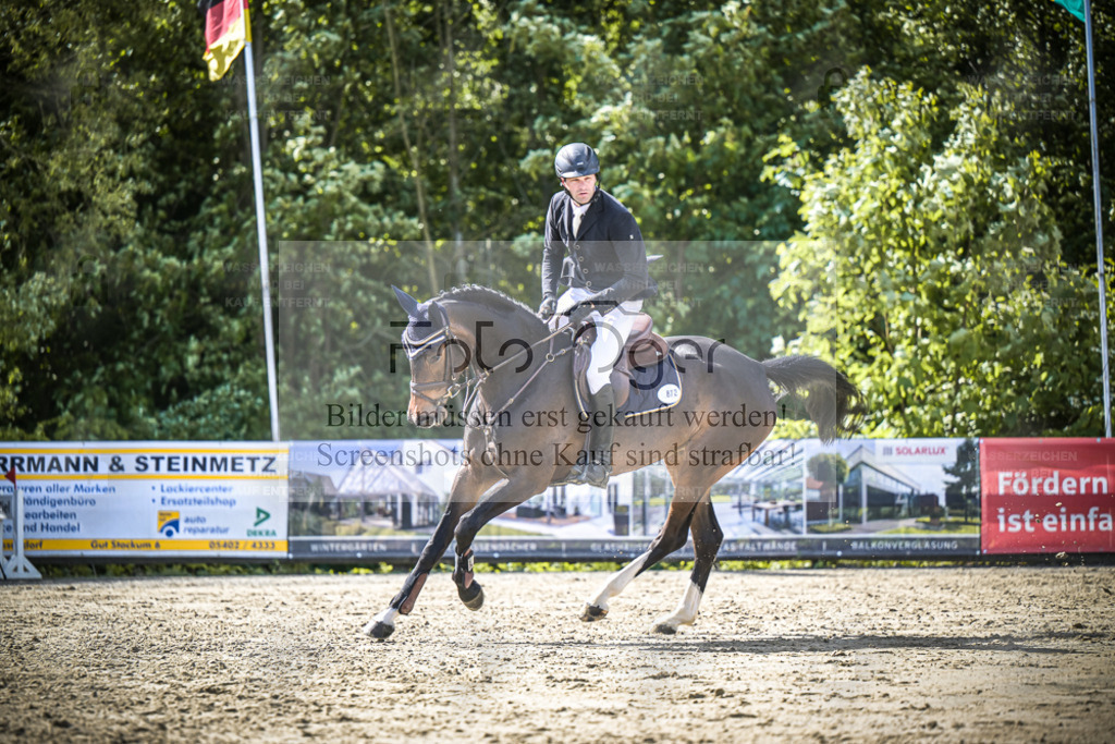 DOS_9508 | Entdecke hochwertige Reitturnierfotos von Foto Oger. Professionell, emotional und authentisch – jetzt Lieblingsmomente im Shop bestellen. - Realisiert mit Pictrs.com