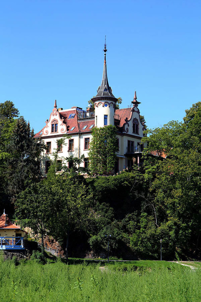 Grimma - Schloss Gattersburg | Entdecke über 20 Kategorien Leipzig-Motive: Foto-Downloads, hochwertige Poster, Leinwand- & Fine-Art-Prints. Jetzt Lieblingsfoto im Bildlexikon Leipzig Shop bestellen!