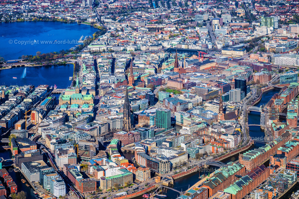 Hamburg_Mitte_ELS_4659060425 | HAMBURG 06.04.2025 Innenstadt im Stadtgebiet der Neustadt in Hamburg, Deutschland. // City center in the urban area of a??a??Neustadt in Hamburg, Germany. Foto: Martin Elsen