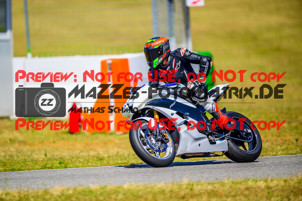 MaZZes_Fotomatrix_20250628_6007705_8185-2 | WEISS