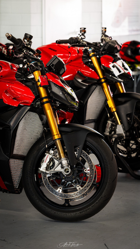 Ducati Trackday Hockenheimring 2026 | Entdecken Sie die faszinierende Welt von Alexander Tschuncky Arts: Kreative Fotografie, atemberaubende Automobilkunst und hochwertiger Bilderdruck. Lassen Sie sich inspirieren! - Realisiert mit Pictrs.com