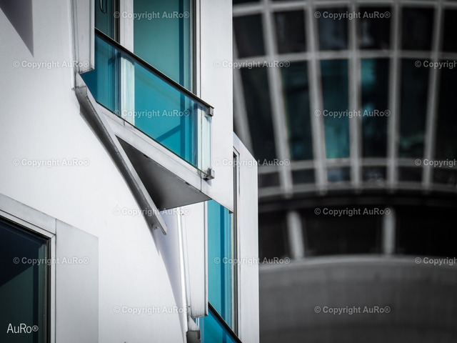 Fernsehturm Düsseldorf Medienhafen | AuRo® Services - Realisiert mit Pictrs.com