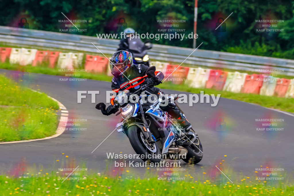VBK-6690 | Hier findet Ihr Bilder von Touristenfahrten auf der Nürburgring Nordschleife oder von anderen Veranstaltungen die ich besucht habe. Viel Spass beim Durch Schauen 