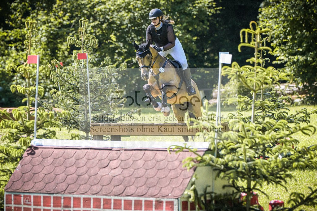 DOS_5228 | Entdecke hochwertige Reitturnierfotos von Foto Oger. Professionell, emotional und authentisch – jetzt Lieblingsmomente im Shop bestellen.Deutschlandweite Turnierfotografie. - Realisiert mit Pictrs.com
