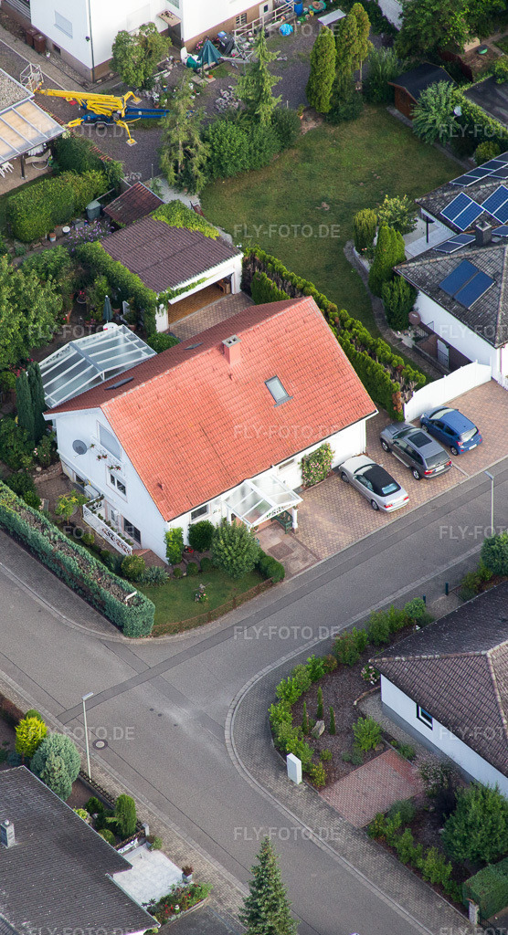 Luftbild: Billigheim-Ingenheim, Maxburgstr im Ortsteil Billigheim in Billigheim-Ingenheim im Bundesland Rheinland-Pfalz in Deutschland. Foto: IMG_092731.jpg vom 13.08.2016 durch Werner Riehm/FLY-FOTO.de