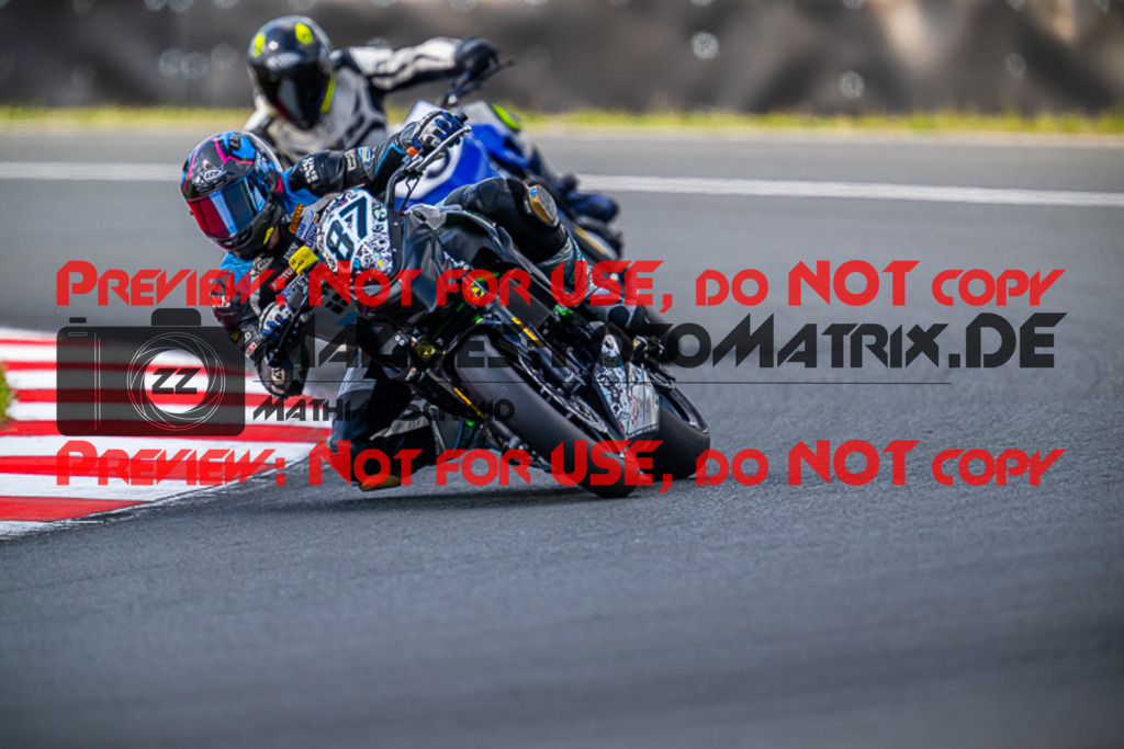 MaZZes_FotoMatrix_220522_4573 | Fotograf Mathias Schmid
Sportfotograf,
Eventfotograf,
Hochzeitsfotograf,
Portraitfotograf