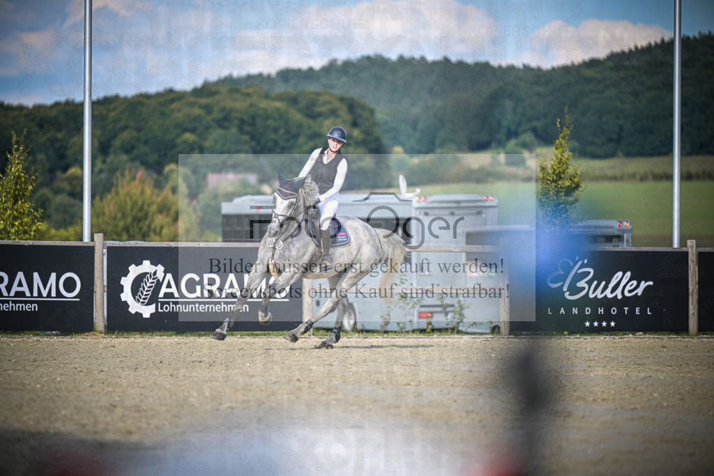 DOS_2382 | Entdecke hochwertige Reitturnierfotos von Foto Oger. Professionell, emotional und authentisch – jetzt Lieblingsmomente im Shop bestellen.Deutschlandweite Turnierfotografie. - Realisiert mit Pictrs.com