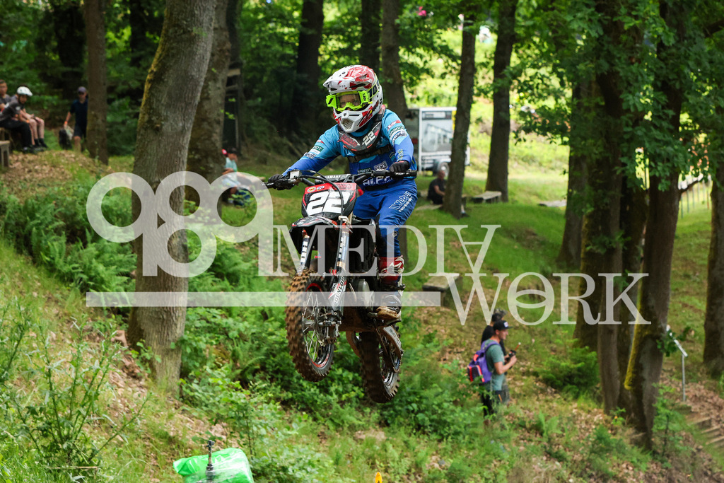 5E6A3853 | 989 MEDIAWORK