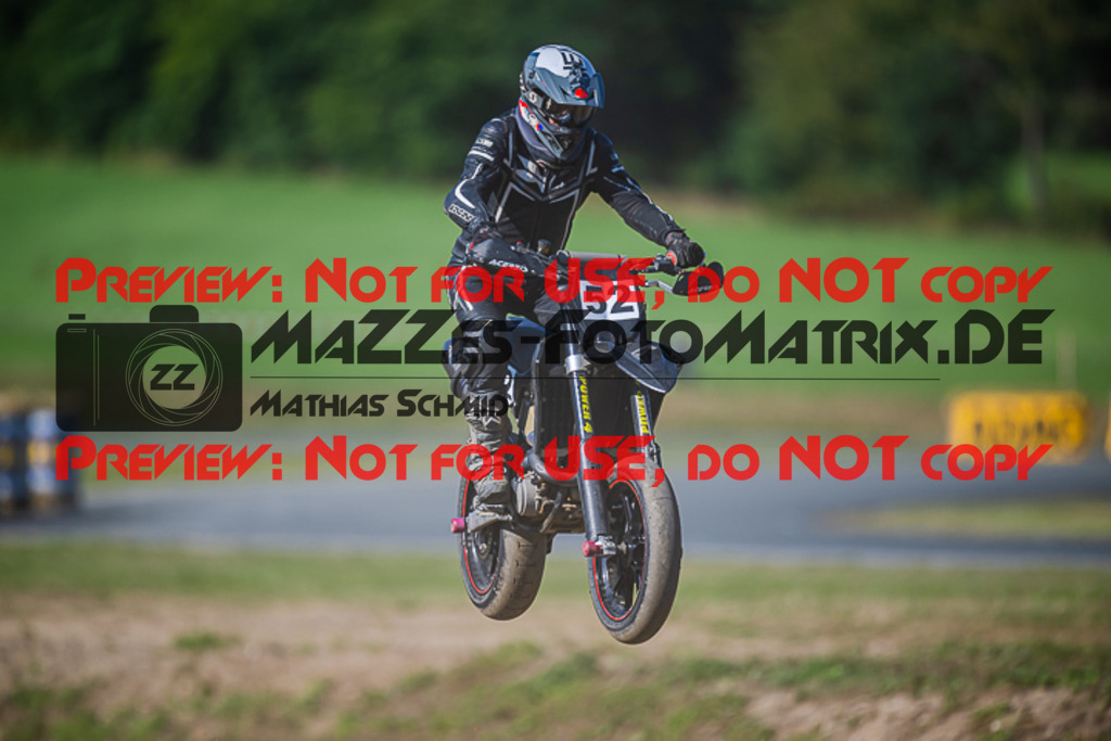 MaZZes_FotoMatrix_220904_6865 | UE40