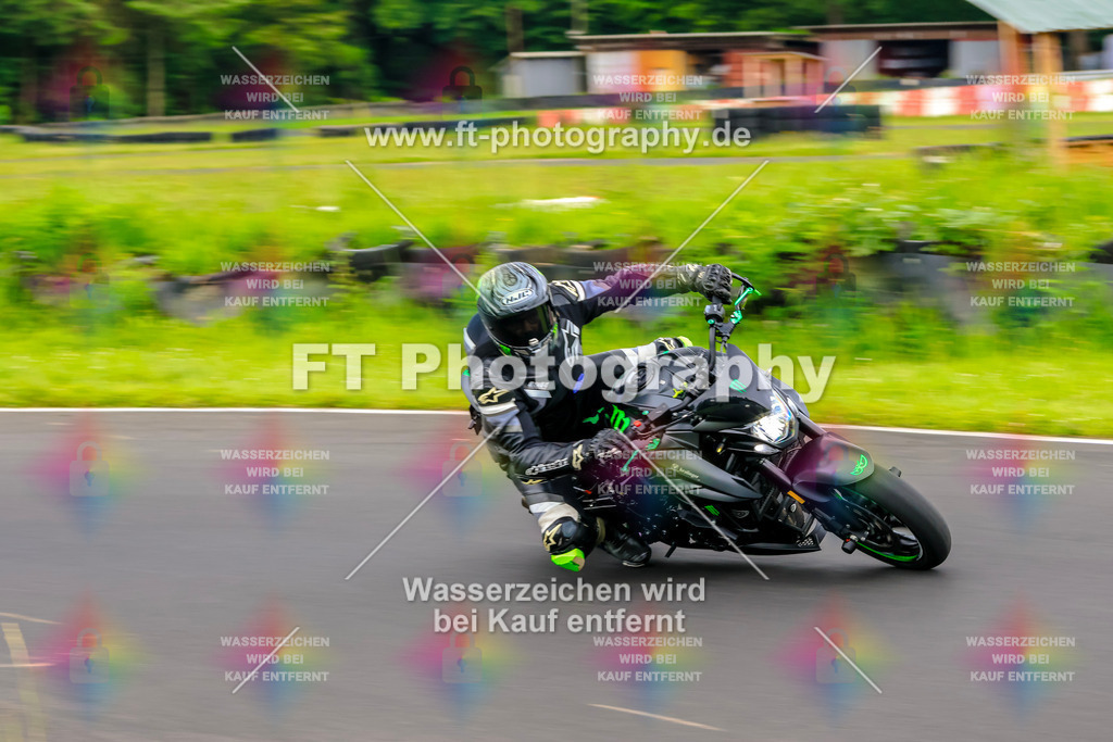 VBK-7592 | Hier findet Ihr Bilder von Touristenfahrten auf der Nürburgring Nordschleife oder von anderen Veranstaltungen die ich besucht habe. Viel Spass beim Durch Schauen 
