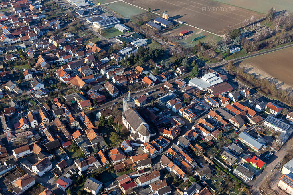 Luftbild: Katholische Kiche St. Leodegar in Steinfeld im Bundesland Rheinland-Pfalz in Deutschland. Foto: IMG_124113.jpg vom 11.01.2021 durch Werner Riehm/FLY-FOTO.de