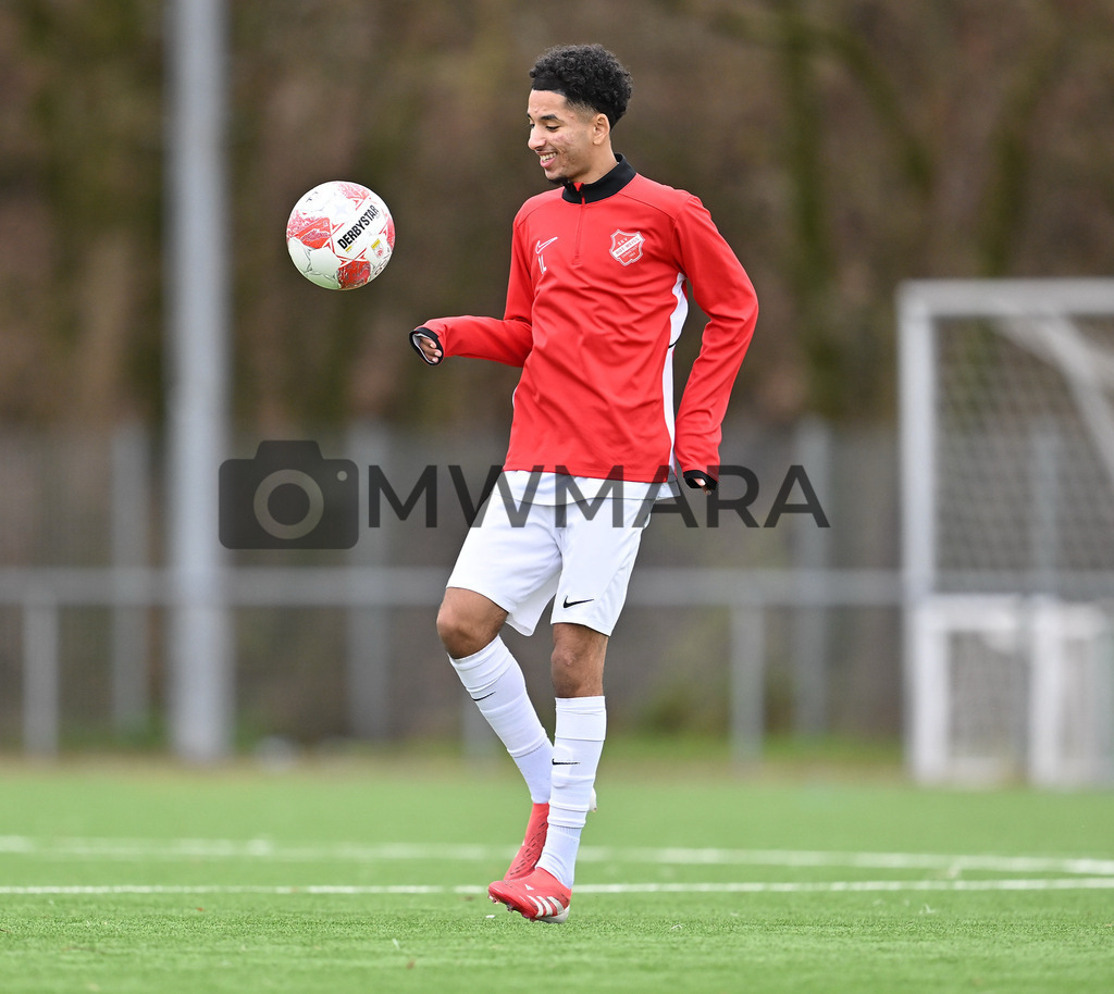 Fussball I Herren I Saison 2025-2026 I Bundesliga I 6. Spieltag I Eintracht Frankfurt - FC Bayern München  | MWMARA - Realisiert mit Pictrs.com