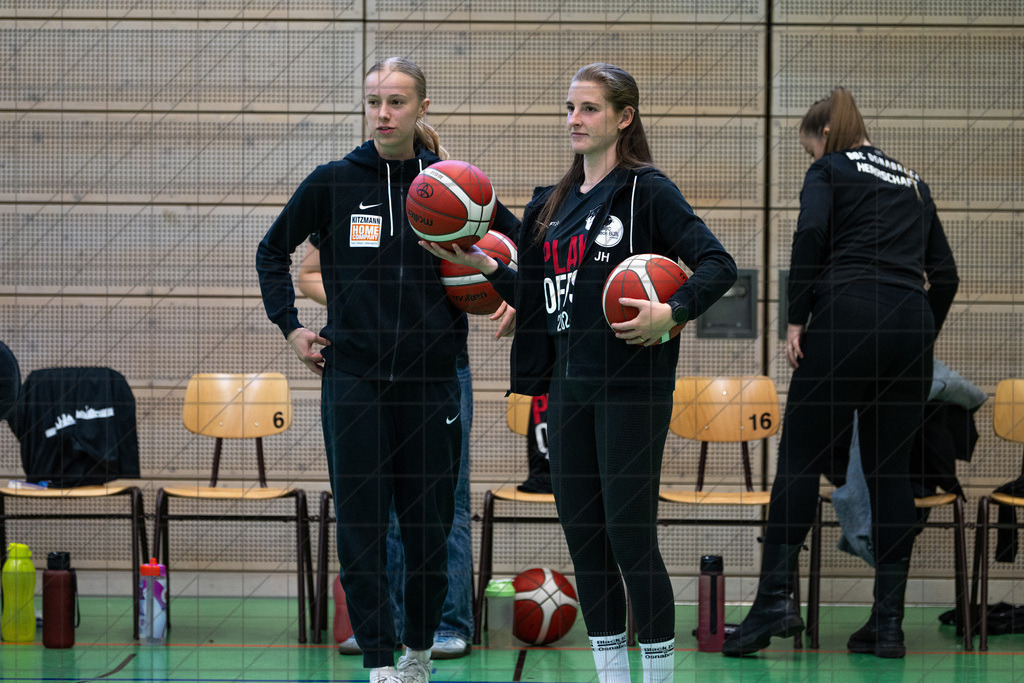 2. DBBL Nord 24/25 | 06.10.2024 | BBC OS vs. Bender Baskets Grünberg | 2. DBBL Nord 24/25 | 06.10.2024 | BBC OS vs. Bender Baskets Grünberg - - - - - CREDIT, www.bullenfotos.de, Martin König, Hörner Weg 40, D-49078 Osnabrück, +4917663732967, Nutzung und Weitergabe nur zu den vereinbarten Zwecken. Presseanfragen an Urheber. Alle Rechte beim Urheber. - - - - - - Realisiert mit Pictrs.com