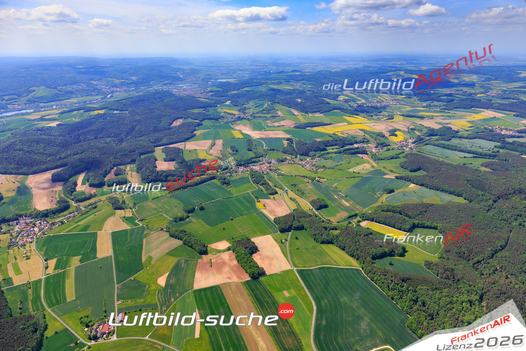 Die Luftaufnahme der Stadt Baunach wurde vom UL-Flugzeug heraus erstellt ( keine Drohne )- hohe Auflösung für beste Qualität