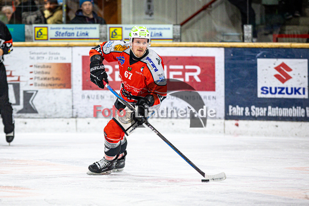TSV Peißenberg MINERS gegen EHC Königsbrunn PINGUINE | Eishockey Bayernliga Herren Playoffs Viertelfinale 2024/25 - Spiel 6 von 7, TSV Peißenberg MINERS gegen EHC Königsbrunn PINGUINE, 20250221,Maximilian MALZATZKI (MINERS 67) in Aktion, Freisteller,2025-02-21 in Peißenberg (Eisstadion Peißenberg)Maximilian MALZATZKI (MINERS 67)Copyright: WolfgangxLindner foto-lindner.de