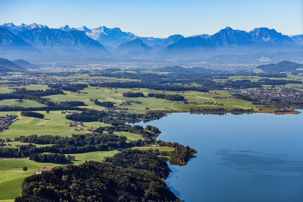 dr__0010545.jpg | SEEWALCHEN 27.09.2018 Uferbereiche am Seegebiet des in Seewalchen in Salzburg, Österreich. // Riparian areas on the lake area of in Seewalchen in Salzburg, Austria. Foto: Daniel Reiter