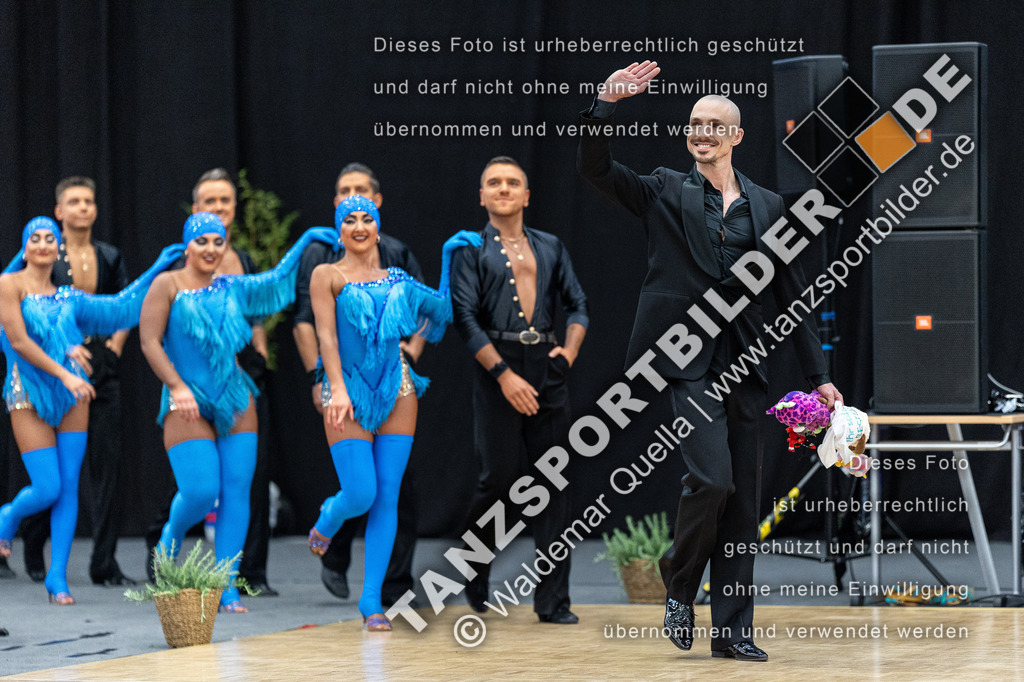 20240406-10049 | Hier finden Sie Tanz Bilder vom Latein und Standard Formationen tanzen. Sportbilder vom Tanzsport. Schöne Fotos und von Weltmeisterschaft, Europameisterschaft, Bundesliga, Regionalliga, Oberliga und Landesliga sowie von GOC Stuttgart, DanceComp, WM Bremen