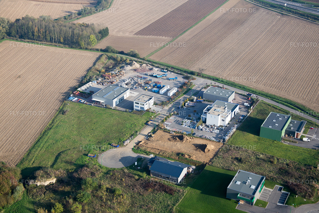 Luftbild: Ortsansicht in Soultz-sous-Forêts im Bundesland Bas-Rhin in Frankreich. Foto: IMG_075592.jpg vom 01.11.2014 durch Werner Riehm/FLY-FOTO.de