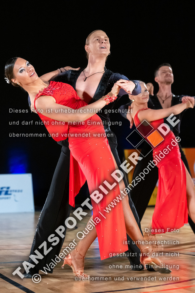20250504-10163 | Hier finden Sie Tanz Bilder vom Latein und Standard Formationen tanzen. Sportbilder vom Tanzsport. Schöne Fotos und von Weltmeisterschaft, Europameisterschaft, Bundesliga, Regionalliga, Oberliga und Landesliga sowie von GOC Stuttgart, DanceComp, WM Bremen