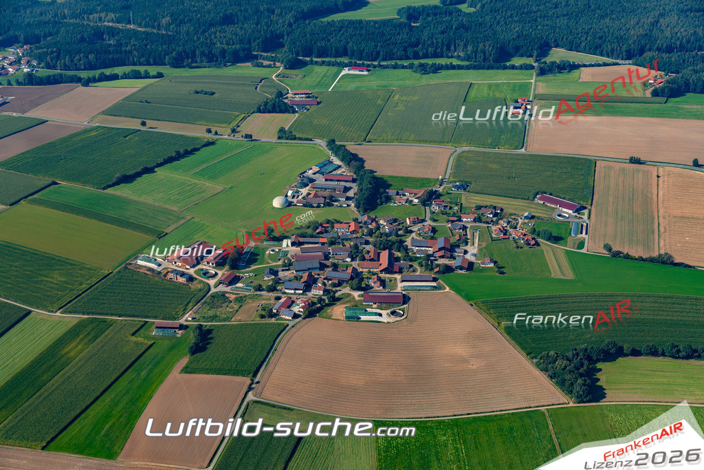 Aktuelles Luftbild von Faustendorf Arnschwang Kauf mit Lizenz / Bildrechten möglich- Die Luftaufnahme wurde 2021 mittels UL-Flugzeug erstellt ( keine Drohne ) - hochauflösende Kamera-Systeme von  Canon -Beste Qualität - Für grossformatige Ausdrucke geeignet. Die Geschenkidee !