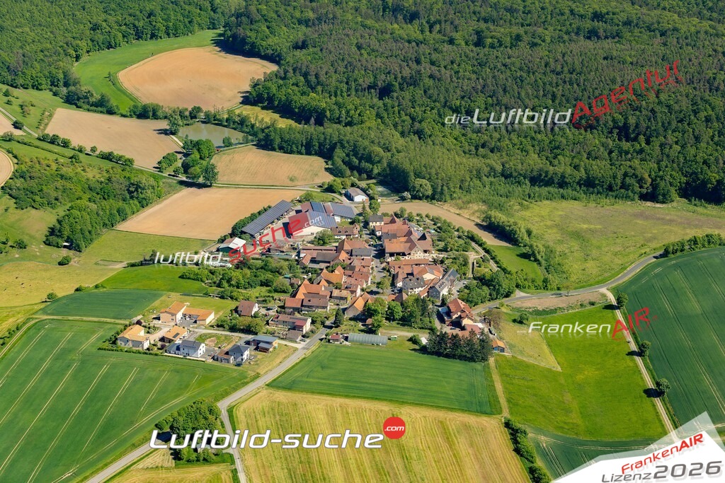 Schrägluftbild  Bischofsheim  Zeil am Main - Das Luftbild wurde 2025 vom UL-Flugzeug heraus erstellt ( keine Drohne ) - Hochauflösende Luftaufnahme -Nicht vergleichbar mit Google Maps oder Satelittenbilder- Die Geschenkidee !Mit Lizenz und Bildrechte bestellbar