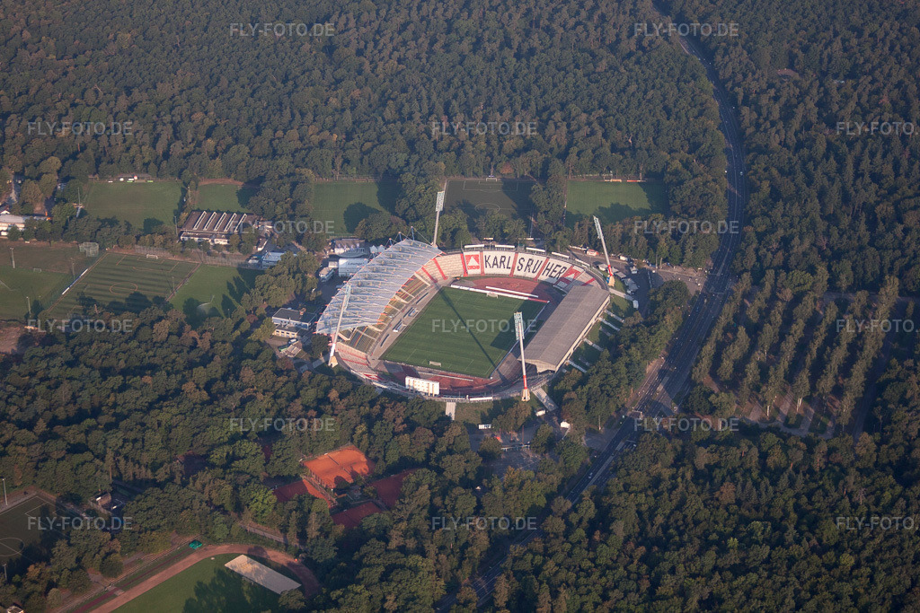 Luftbild: Wildparkstadion im Ortsteil Innenstadt-Ost in Karlsruhe im Bundesland Baden-Württemberg in Deutschland. Foto: IMG_52887.jpg vom 05.09.2012 durch Werner Riehm/FLY-FOTO.de