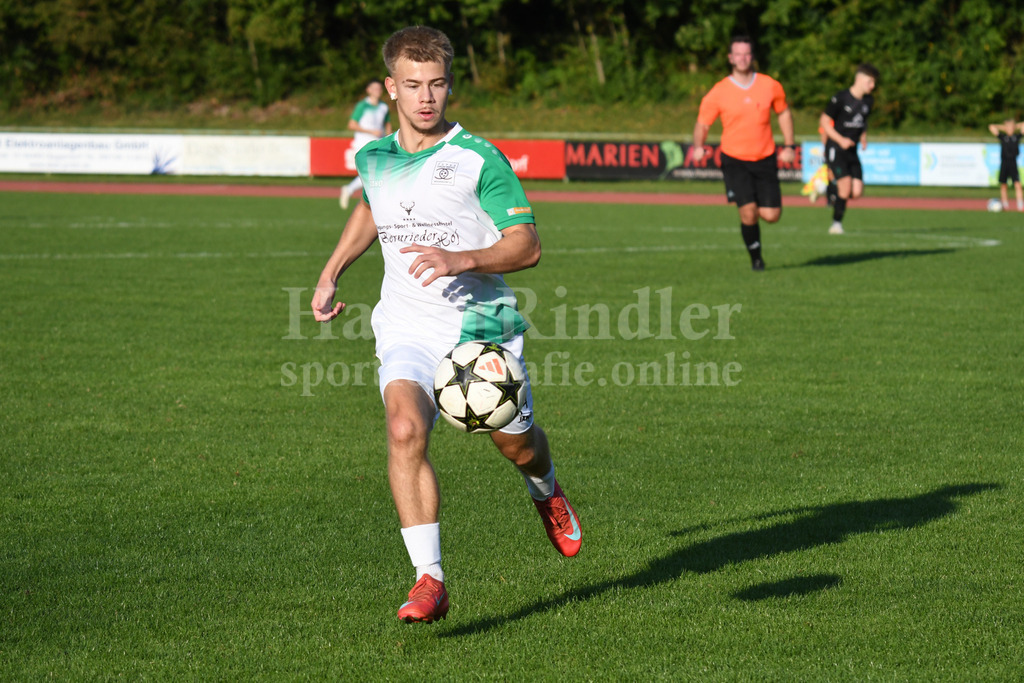 SpVgg GW Deggendorf : SV Oberpolling | Matthias Mittig (SpVgg GW Deggendorf #14) - Realisiert mit Pictrs.com