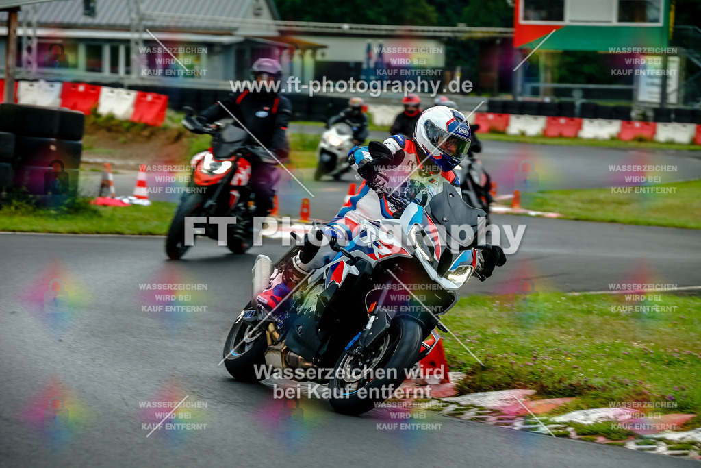 VBK-3498 | Hier findet Ihr Bilder von Touristenfahrten auf der Nürburgring Nordschleife oder von anderen Veranstaltungen die ich besucht habe. Viel Spass beim Durch Schauen 