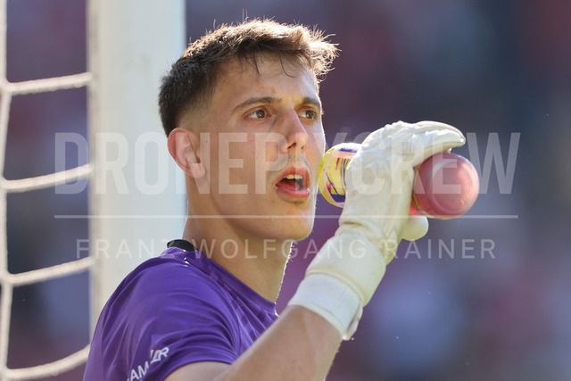 Grazer AK 1902 vs WSG Tirol – Austrian Bundesliga | Graz, Austria, 02.MAY.26 - SOCCER - ADMIRAL Bundesliga, Qualification Group, Grazer AK 1902 vs WSG Tirol. The image shows Franz Stolz (GAK) drinking water.