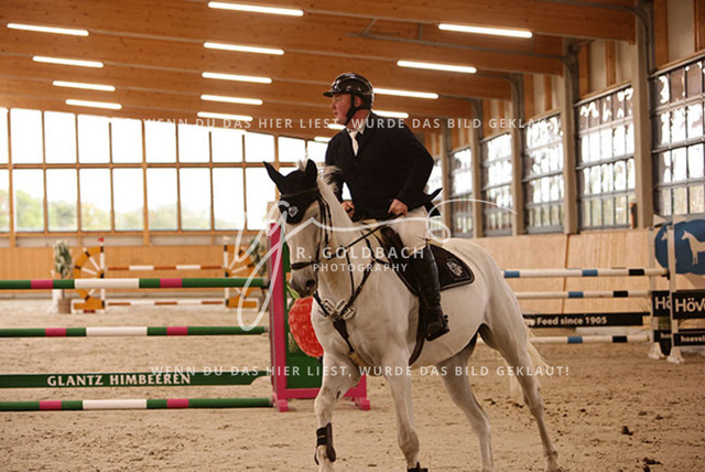 1J2A5387Christoph Maack_ Con Hedino_ Kn157_ Glantz_ Hohen Wieschendorf | Foto- und Videografie für alles rund ums Pferd. Hochwertige Bilder und Videos vom Spring- und Dressurreiten, Voltigieren & mehr. Jetzt aktuelle Veranstaltungen und Preise im Shop ansehen. - Realisiert mit Pictrs.com