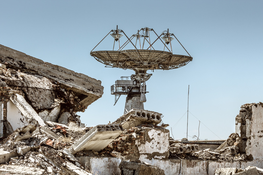 Die aufgegebene Sputnik-Radarstation in Kasachstan 01 - URBANISTER | Durch die Stadt gehen, als wohnte man woanders. Fotografie, subjektiver Urbanismus und aktiver Müßiggang. - Realisiert mit Pictrs.com