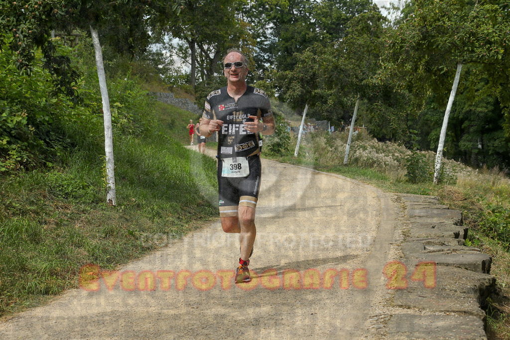 250824_1346_EX1_3618 | Sportfotografie im Rhein-Sieg Kreis, Köln, Bonn, NRW, Rheinland Pfalz, Hessen, etc. Unser Tätigkeitsfeld umfasst den Laufsport vom Volkslauf über den Marathon, Duathlon, Triathon bis zum Ultralauf wie Kölnpfad Ultra oder Schindertrail.