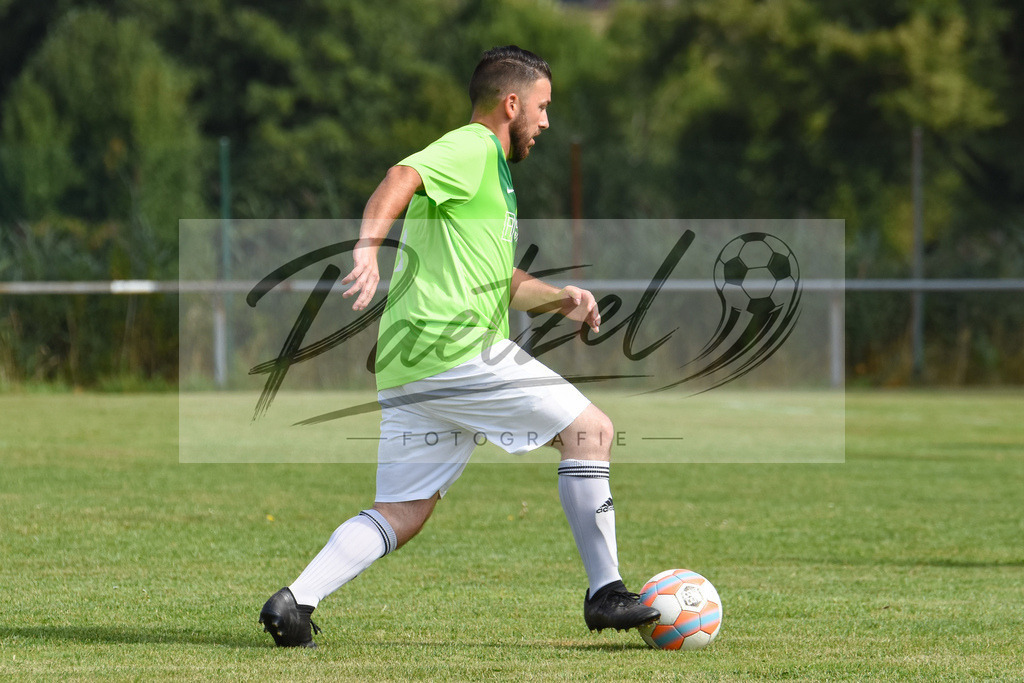 20180812_OHRBEL_0004 | Fußball, Herren:   beim Spiel der 1. Kreisklasse zwischen SV Ohrbeck vs. SVC Belm-Powe II am 12.08.2018 an der Hüggelkampfbahn in Ohrbeck-Hasbergen, Deutschland.(Foto von Nico Paetzel) - Realisiert mit Pictrs.com